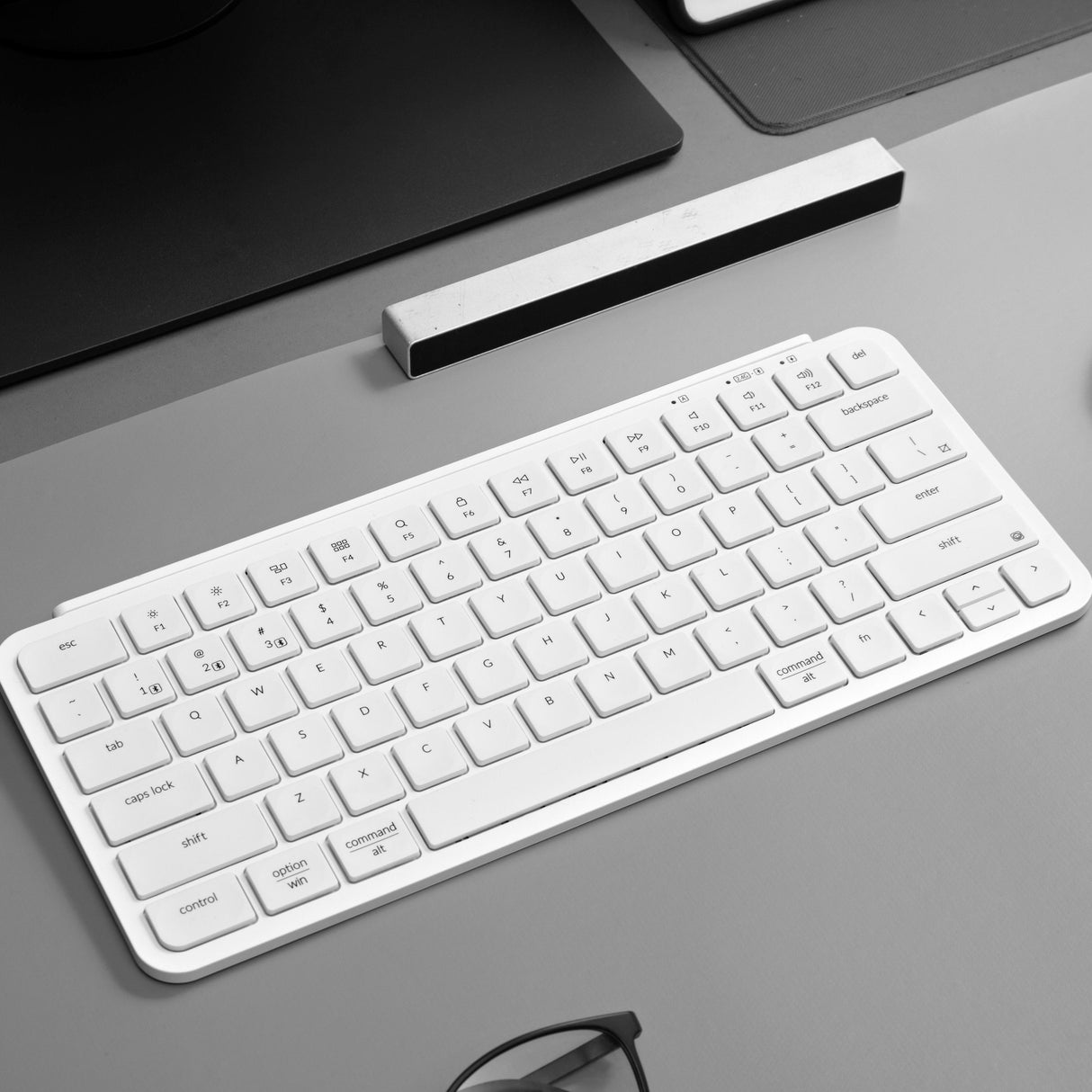Keychron B1 Pro Wireless Keyboard supports Dongle 2.4GHz, Bluetooth & Wired modes + BONUS Sleeves